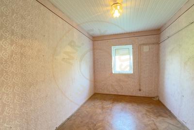 Casa 3 camere, Teren 3466 mp Petresti SM - Comision 0% cumparator - 4