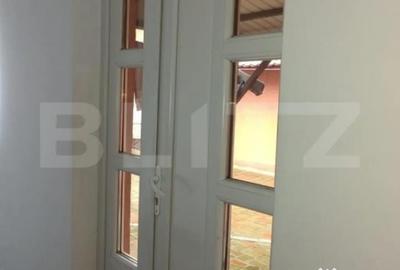 Casă cu 4 camere cu Teren 1600 Mp în Central - 10