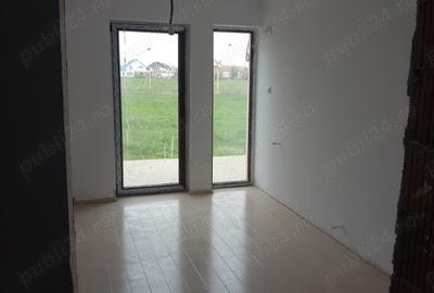 Casă cu 3 camere în Moșnița Nouă