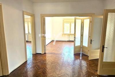 Apartament cu 6 camere decomandat în Central