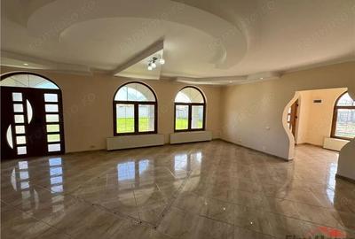 Casă cu Canalizare în Hângulești - 9