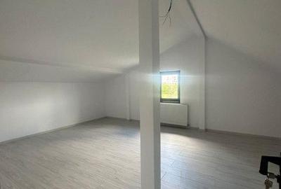 Casă cu 6 camere cu Teren 280 Mp în Central - 2