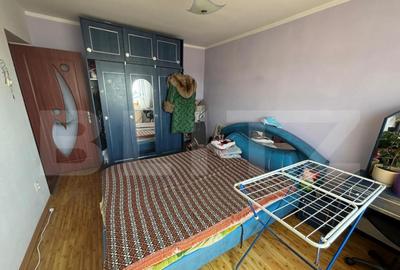 Apartament de vanzare, cu 3 camere, zona Micro 5 - 7
