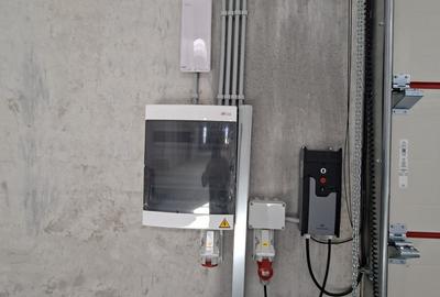 Hala beton 3000 mp, ideal fabrica, 10 Porti TIR, dedicat 400 kw Hala beton 3000 mp, ideal fabrica, 10 Porti TIR, dedicat 400 kw - 4