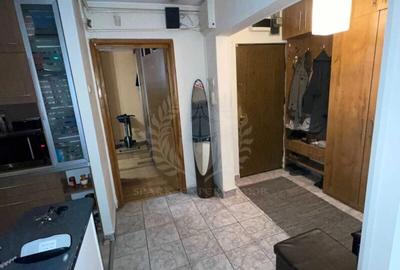 Apartament cu 4 camere decomandat, mobilat în 9 Mai - 7