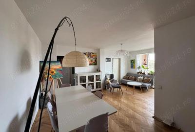 Apartament cu 4 camere decomandat în Central