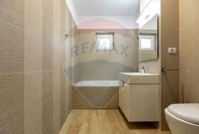 Casă cu 5 camere cu Canalizare în Central - 18