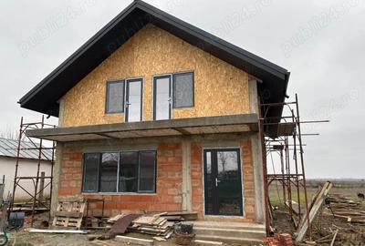 Casă cu 3 camere în Tichilești - 4