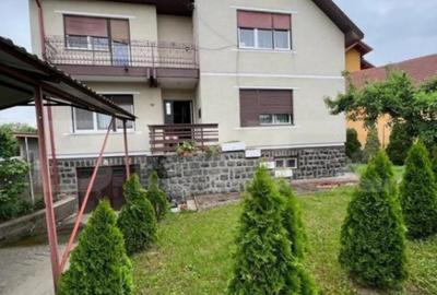 Casă cu 5 camere cu Teren 443 Mp în Central - 7