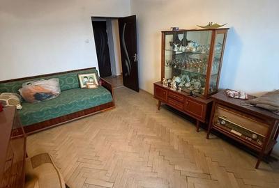 Apartament cu 3 camere decomandat în Calea București - 9
