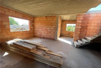 Duplex cu 4 camere cu Canalizare în Moșnița Veche - 10