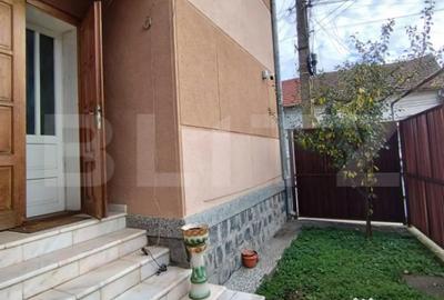 Casă cu 5 camere cu Teren 241 Mp în Central - 6
