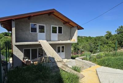 Casă cu 4 camere cu Teren 250 Mp în Central - 3