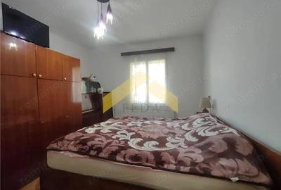 Casă cu 3 camere cu Canalizare în Pârneava - 1