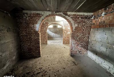 Casă cu 8 camere cu Teren 622 Mp în Titulescu - 6