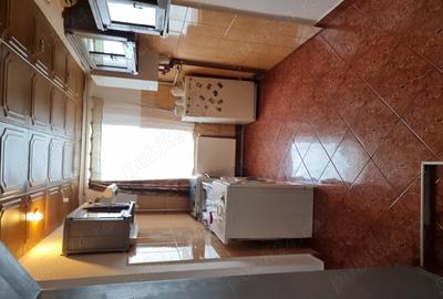 Apartament central de inchiriat in One?ti - 1