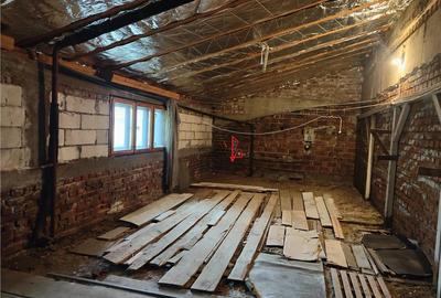 Casă individuală cu 7 camere cu Canalizare în Central - 26