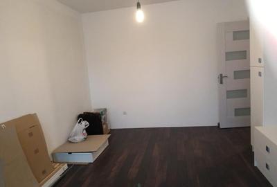 P.Dulfu, 3 camere, decom., etaj 2 - 8