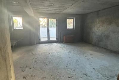 Casă cu 6 camere cu Teren 500 Mp în Titan - 3