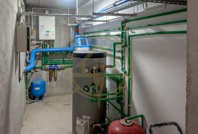 Casă cu 8 camere cu Teren 565 Mp în Balotești - 2