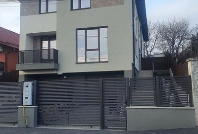 Casă cu 4 camere cu Teren 180 Mp în Central - 3