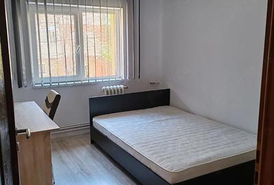 Apartament cu 3 camere decomandat în Girocului - 2