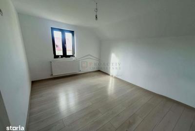 Casă cu 5 camere cu Teren 500 Mp în Șcheia - 1