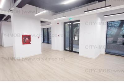 Inchiriez  spatiu comercial cortina academy - 1