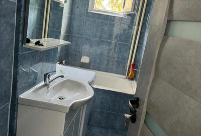 Apartament cu 3 camere semidecomandat în Găvana