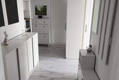 Apartament cu 3 camere decomandat în Victoriei - 1