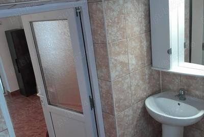 Casă cu 6 camere în Lehliu - 4