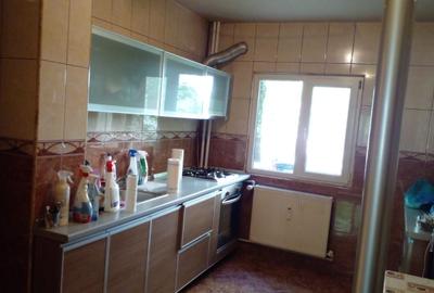 Apartament cu 3 camere decomandat în Drumul Taberei - 9