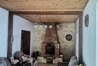 Casă cu 4 camere cu Teren 900 Mp în Carașova - 2