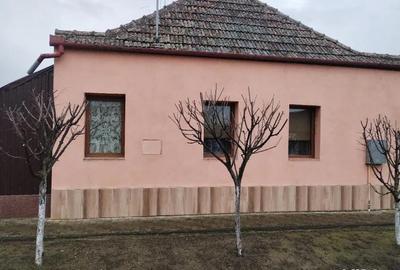 Casă cu 3 camere în Carani - 3