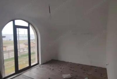 Casa cu etaj la stadiul de semifinisat avansat in Alesd - 5