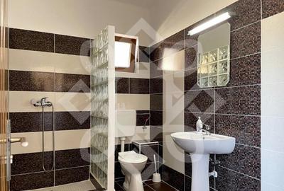 Pensiune cu 7 camere de vanzare in Baile 1 Mai - 2