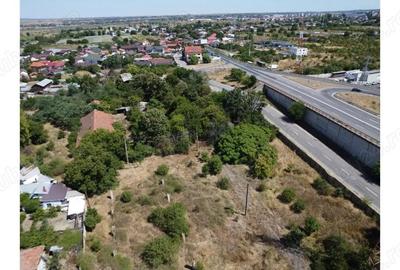 Teren intravilan construibil in suprafata de 11 800 mp, cu deschidere 185 ml. - 2