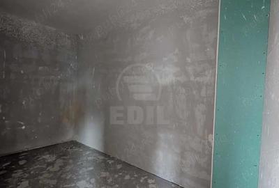 Apartament cu 3 camere semidecomandat în Florești - 2