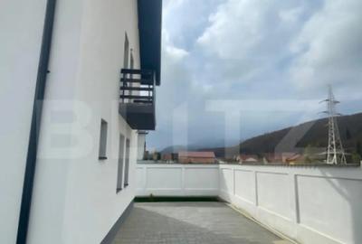 Casă cu 4 camere cu Teren 200 Mp în Bunloc - 2
