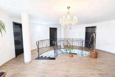 Casă cu 7 camere cu Teren 1000 Mp în Cetate - 16