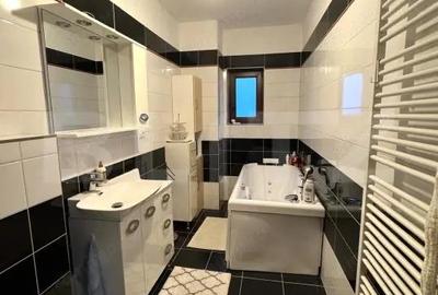 Casă cu 5 camere cu Teren 720 Mp în Tractorul - 10