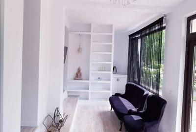 Inchiriez camera in salon - 3