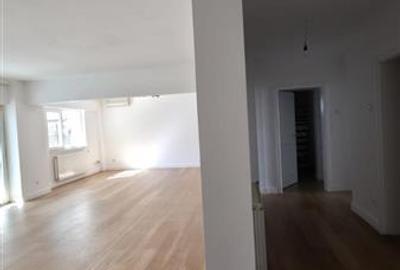 Apartament cu 3 camere decomandat în Herăstrău - 3