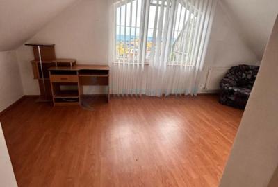 Casă cu 4 camere cu Teren 1000 Mp în Borș - 1