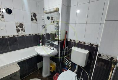 Apartament cu 2 camere decomandat în Craiovița Nouă - 4