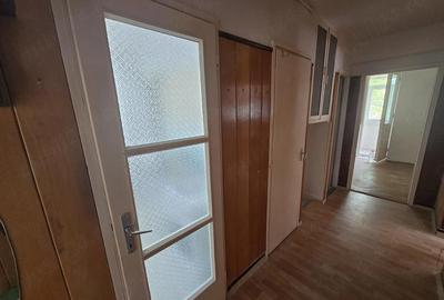 Apartament cu 4 camere semidecomandat în Moroasa 1 - 3