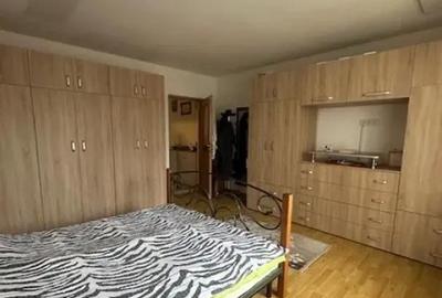 Apartament cu 3 camere decomandat în Independenței - 6