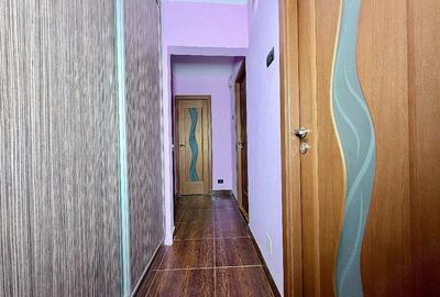 Apartament cu 3 camere decomandat în Micălaca - 2