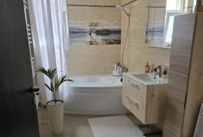 Apartament cu 3 camere decomandat în Central - 2