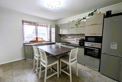 Casă cu 4 camere cu Garaj în Miroslava - 3